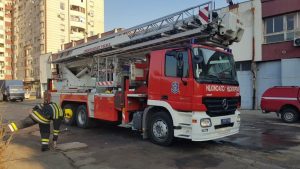 Vatrogasna vežba u zgradi stare hirurgije UKC-a Niš
