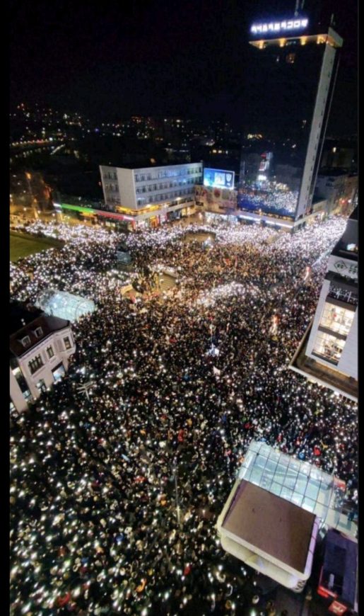 protest slika sa solitera