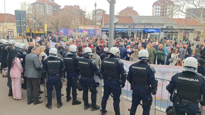 policija